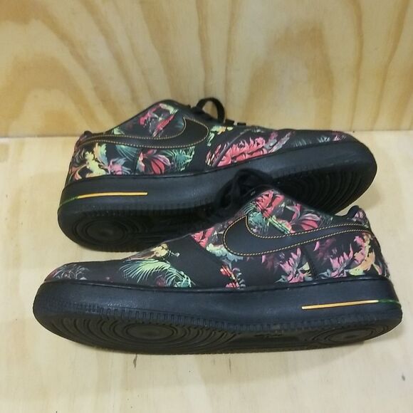 Nike Floral Black Sneakers with Yellow Accents Mens size 11 - Picture 8 of 8